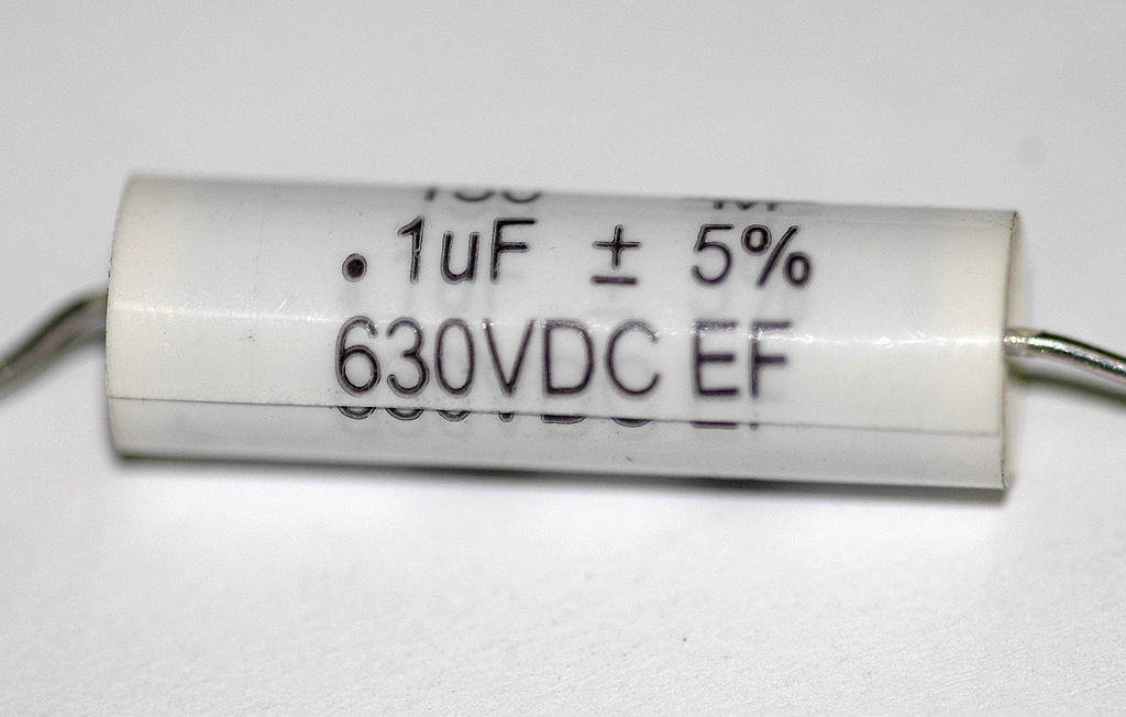 1024px-Polyester_film_capacitor.jpg