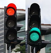 170px-Red_and_green_traffic_signals,_Stamford_Road,_Singapore_-_20111210.jpg