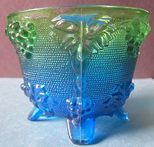 220px-Cast_glass_bowl_showing_the_weld_seam.JPG
