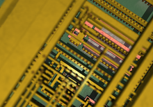 220px-Siliconchip_by_shapeshifter.png