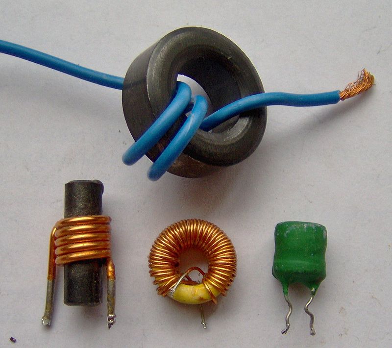 800px-Electronic_component_inductors.jpg