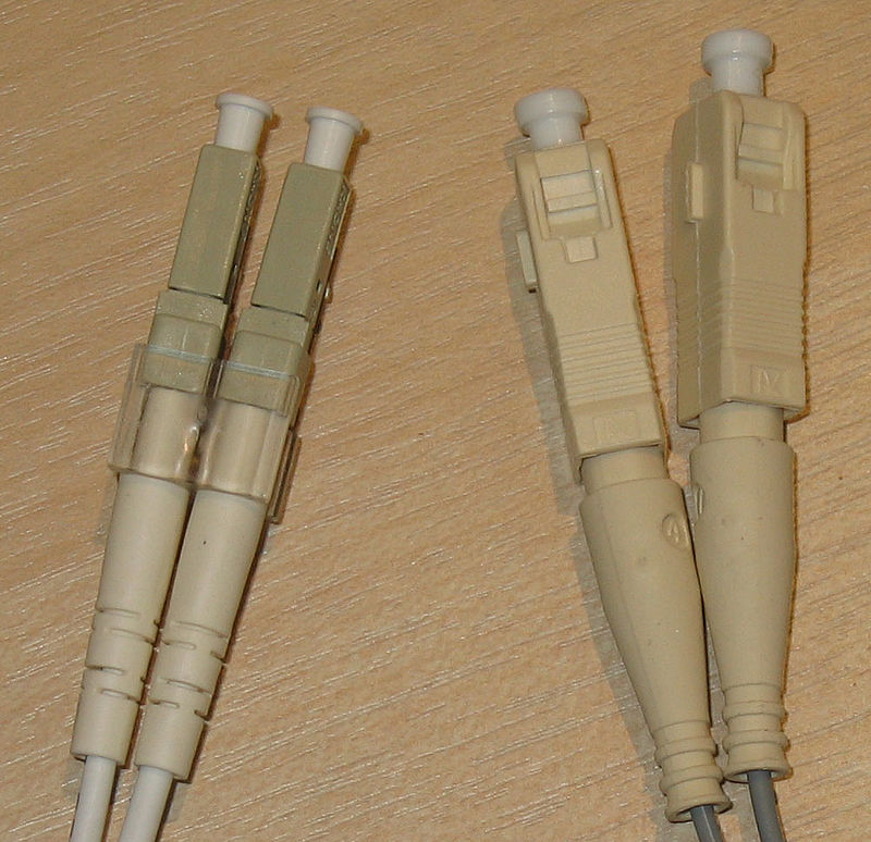 800px-Lc-sc-fiber-connectors.jpg