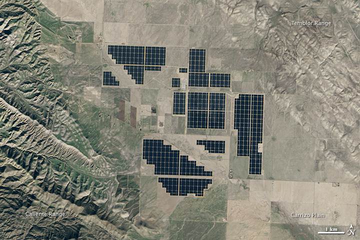 Topaz_Solar_Farm,_California_Valley.jpg
